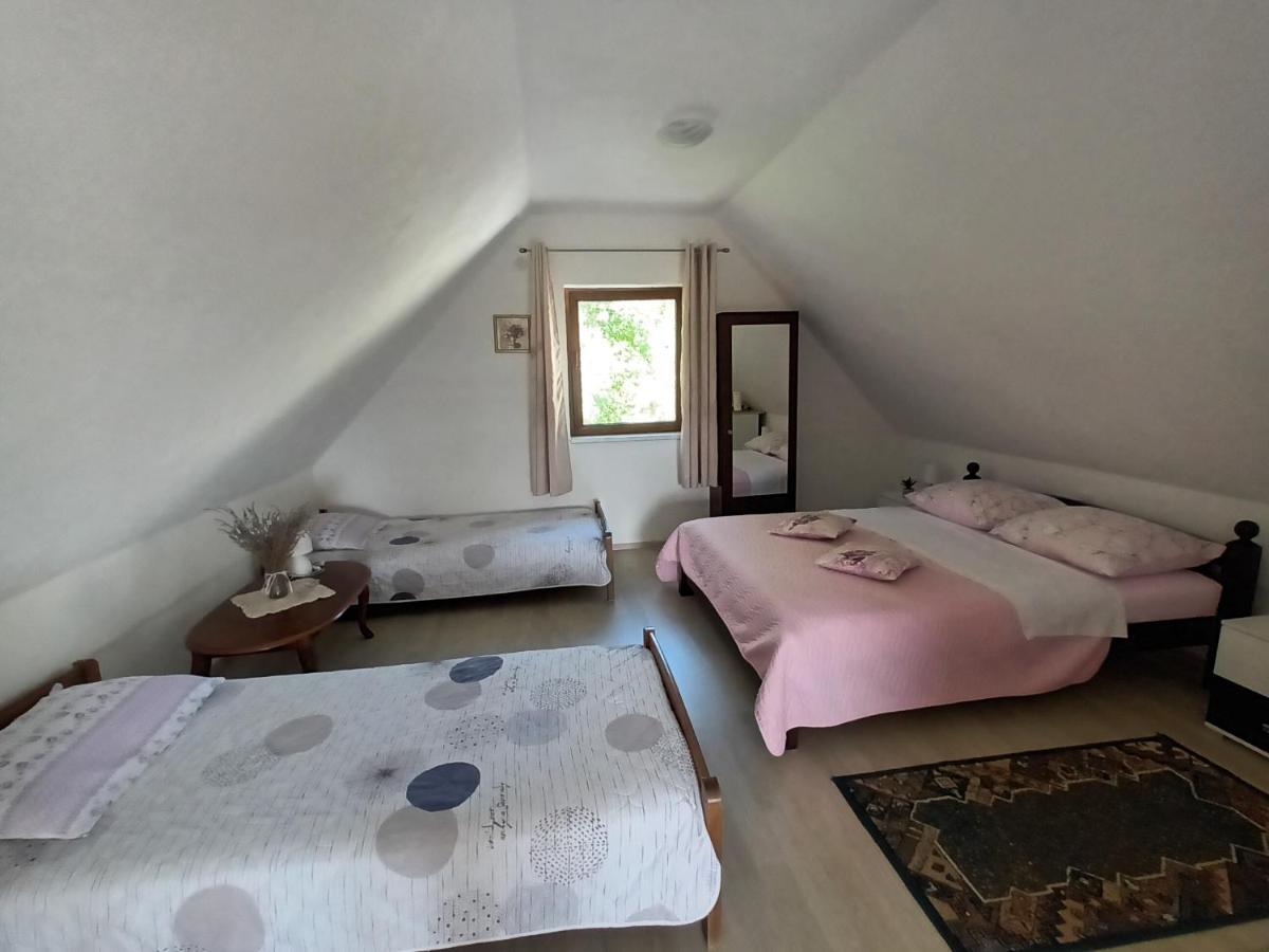 Guesthouse Loncar Plitvicka Jezera Luaran gambar