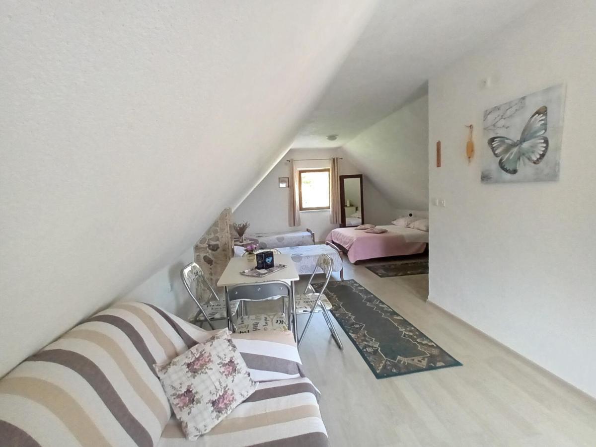 Guesthouse Loncar Plitvicka Jezera Luaran gambar