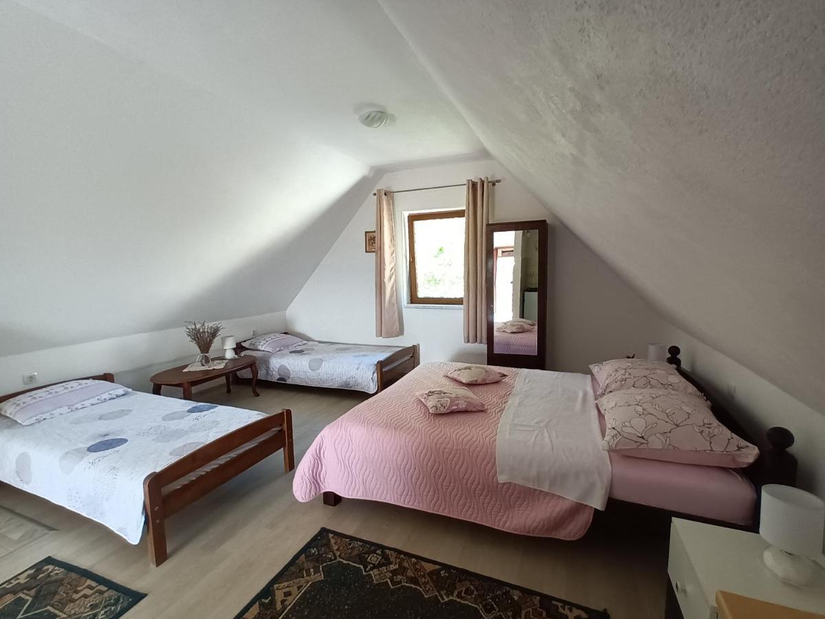 Guesthouse Loncar Plitvicka Jezera Luaran gambar