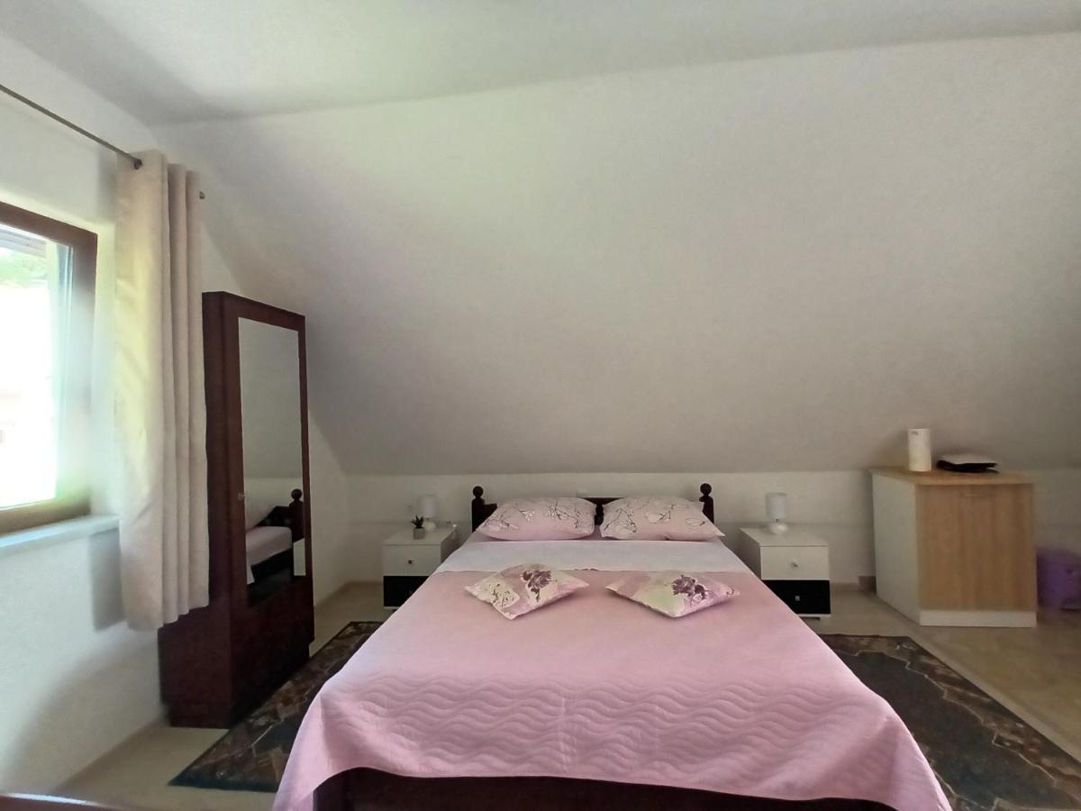 Guesthouse Loncar Plitvicka Jezera Luaran gambar